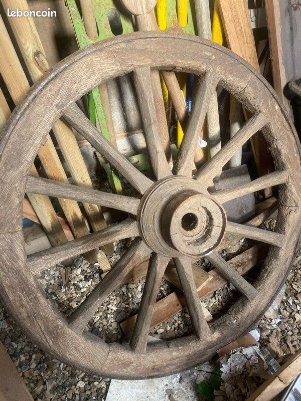 Ancienne Roue En Bois Avec Rayons – Pièce Vintage Pour Décoration Ou Récup'