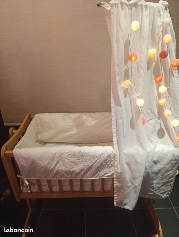 Joli Berceau lit bébé bois bascule (image 1)