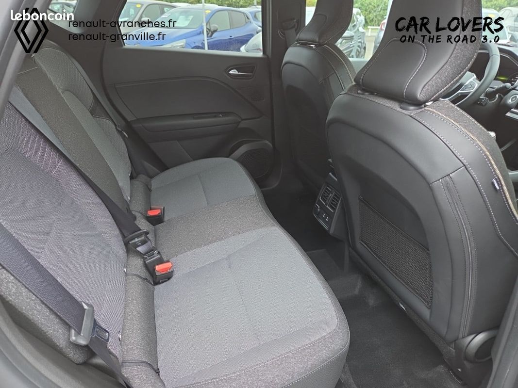 RENAULT Captur TCe 90 ch Techno (image 18)
