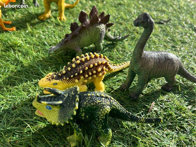 Dinosaures 16 Figurines Moyennes dont T-Rex (image 4)