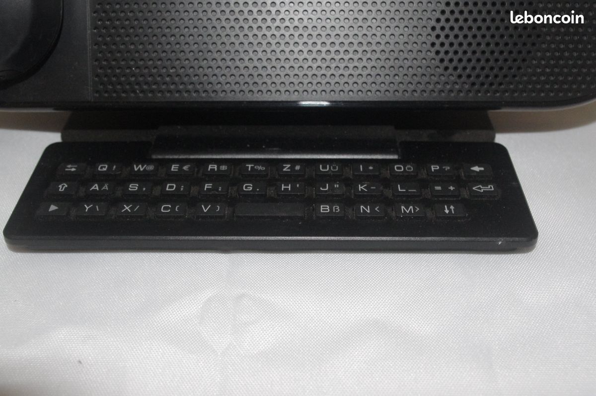 Alcatel-Lucent 8028s Premium DeskPhone FR avec clavier AZERTY – HOLDYCOM