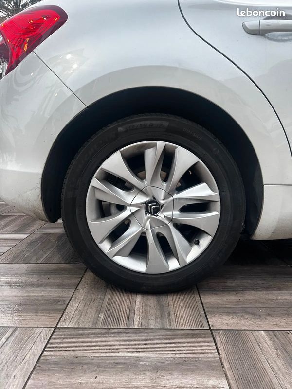 CITROEN DS5 1.6 D 120ch SO CHIC - 2014 - 110 000 km - Toit panoramique (image 17)