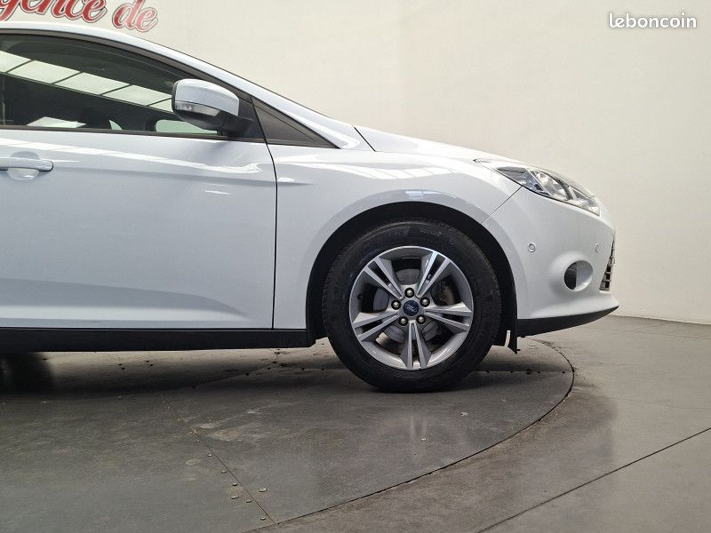 Ford FOCUS 1.0 scti 125 ch 1ère main / Clim Auto / Régulateur / Radar / Bluetooth / (image 9)