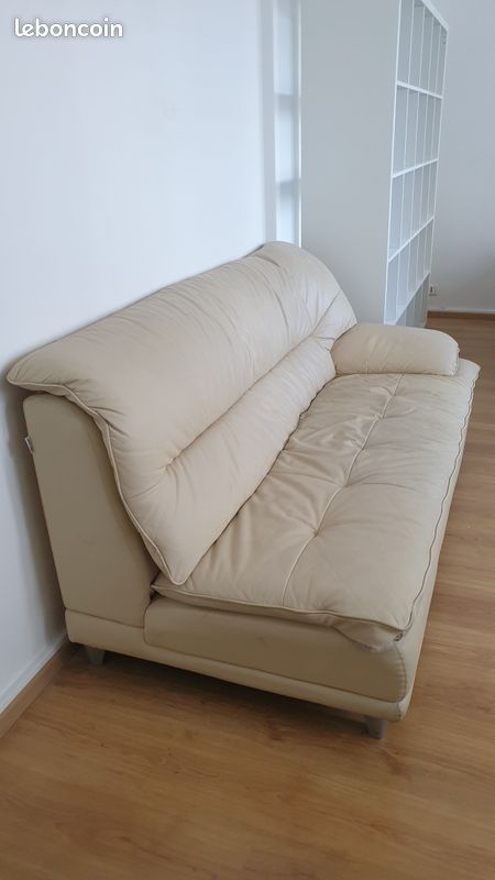 Canapé 3 ou 4 places cuir beige très confortable (image 1)