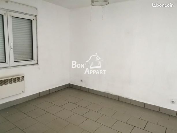 https://img.leboncoin.fr/api/v1/lbcpb1/images/55/6b/88/556b884347621c7f861c5769f306456b82286b63.jpg?rule=ad-image