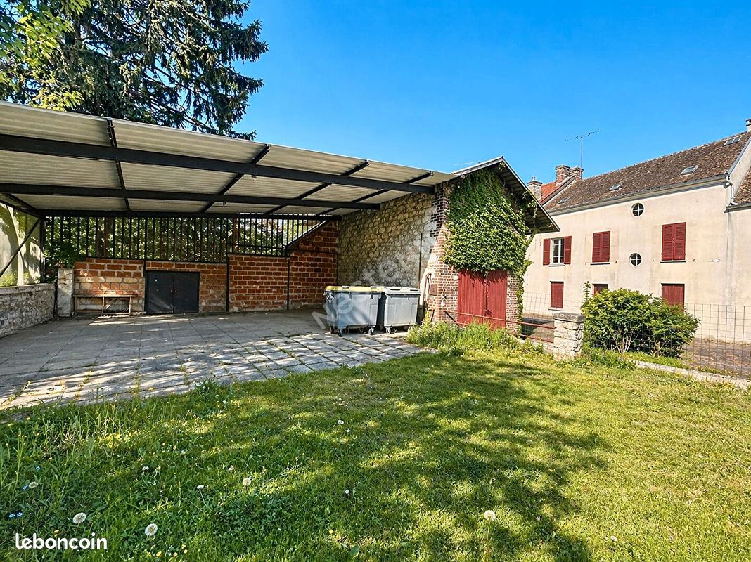 Maison 8 pièces 250 m² · à Luzarches · 250 m² · 649 000 €