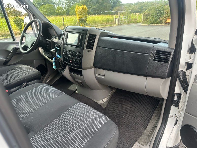 Sprinter 318 cdi 3l v6 très propre (image 3)