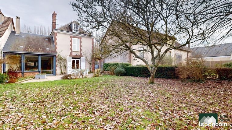 Maison 8 pièces 247 m²