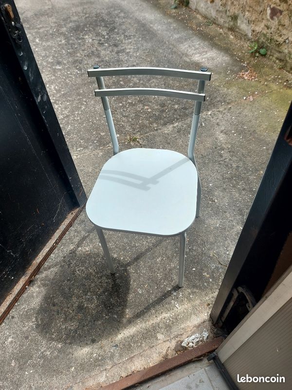 3 Chaises (image 3)