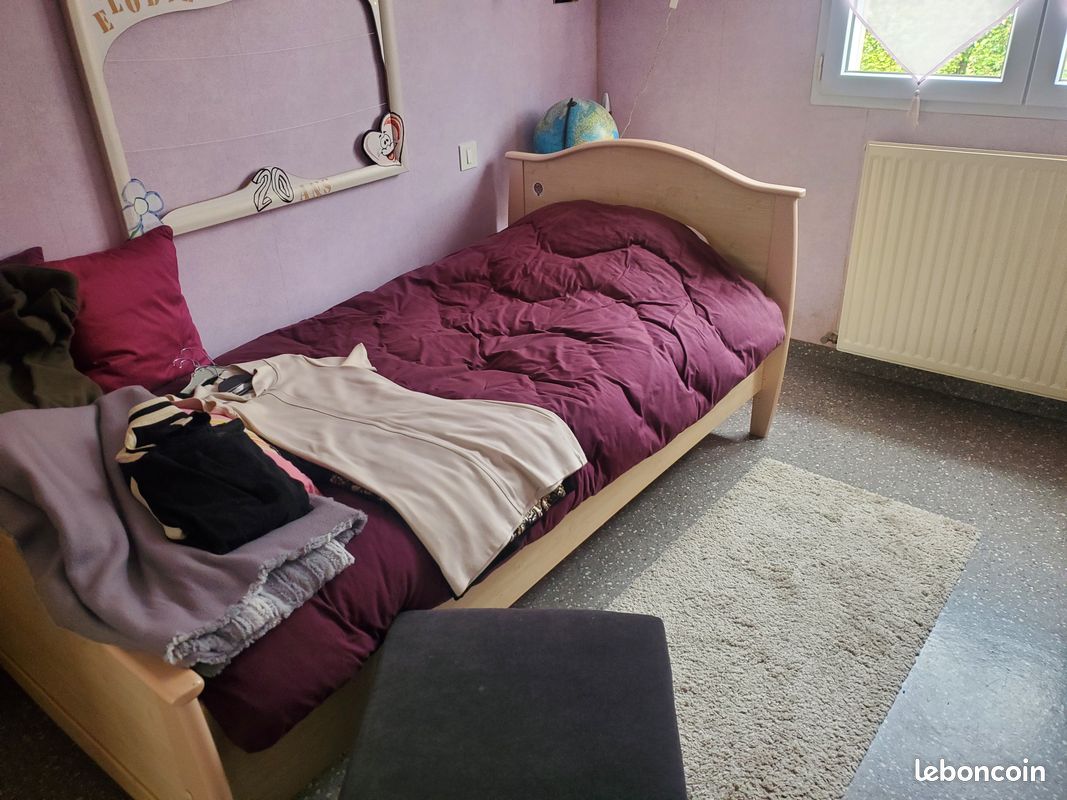Lit 1 place (image 1)