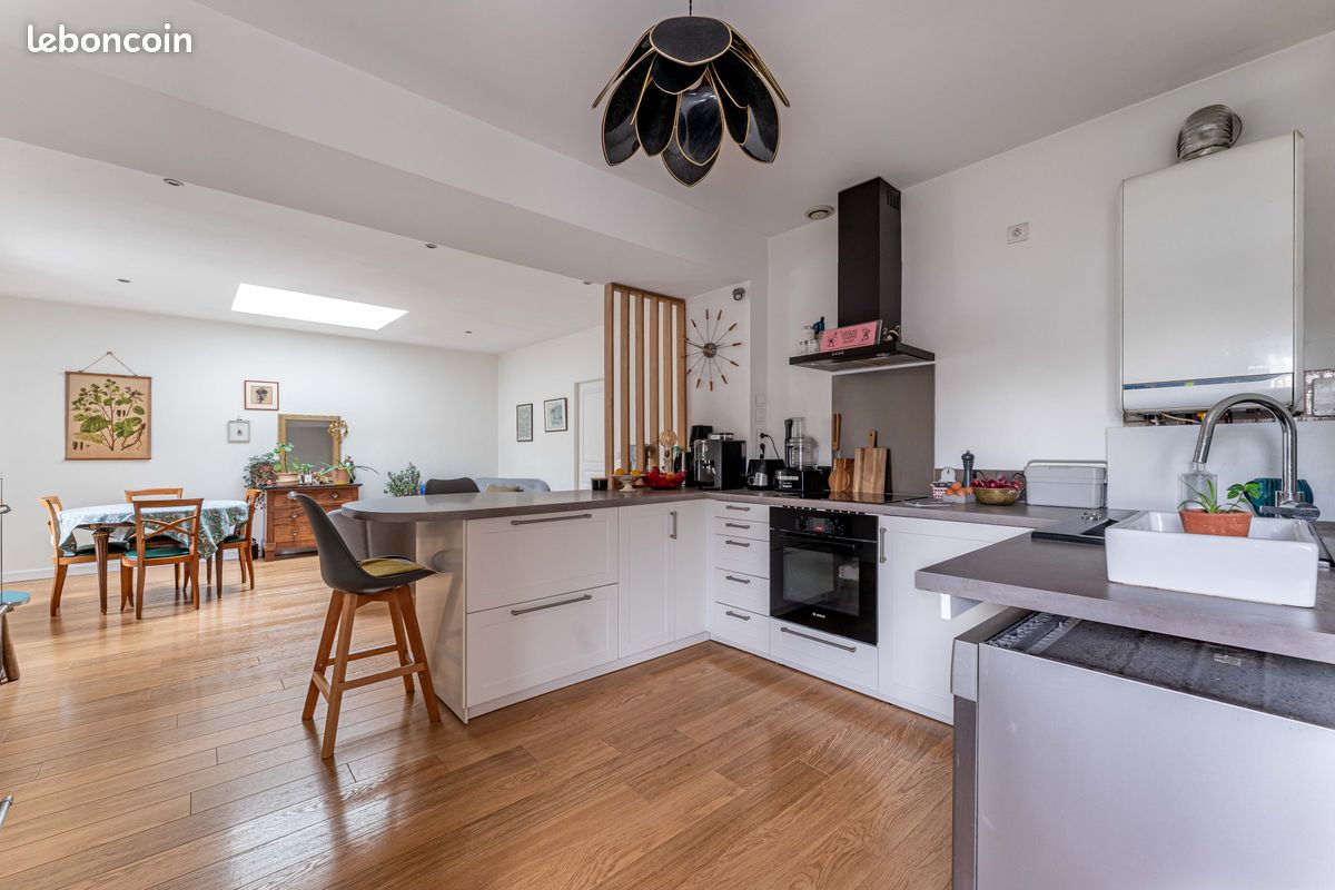 Maison 5 pièces 139 m² · à Neuville-sur-Saône · 139 m² · 398 000 €
