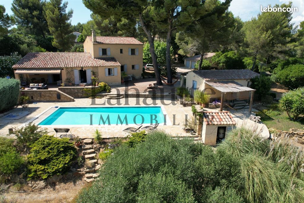 Maison 8 pièces 257 m² · à La Cadière-d'Azur · 257 m² · 1 280 000 €