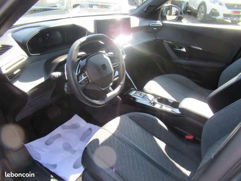 Peugeot 2008 1.5 BlueHDi 130ch S&S Allure EAT8 (image 9)