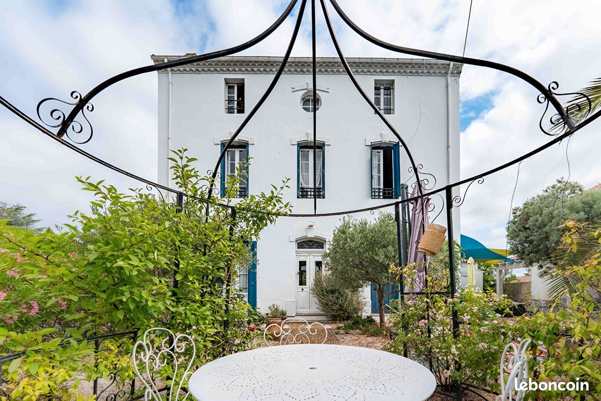 Maison 10 pièces 258 m² · à Lézignan-Corbières · 258 m² · 495 000 €