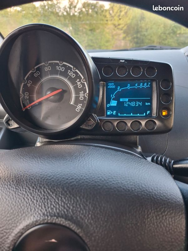 Auto mobile (image 2)