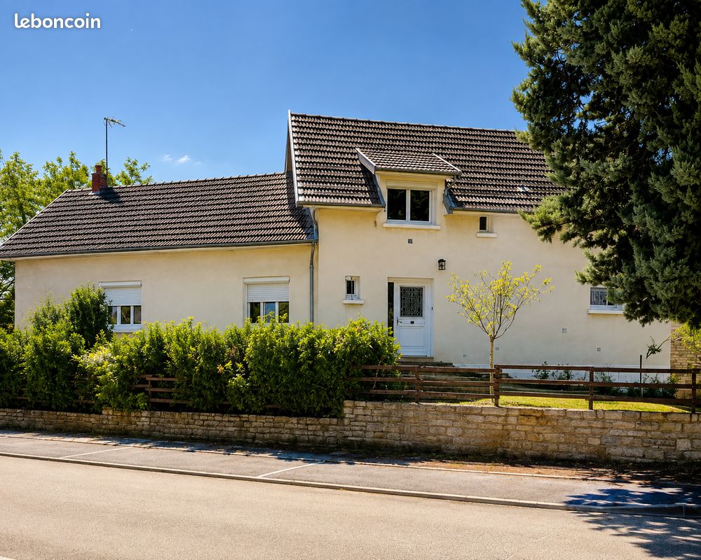 Maison 5 pièces 155 m² · à Ruffey-lès-Echirey · 155 m² · 500 000 €