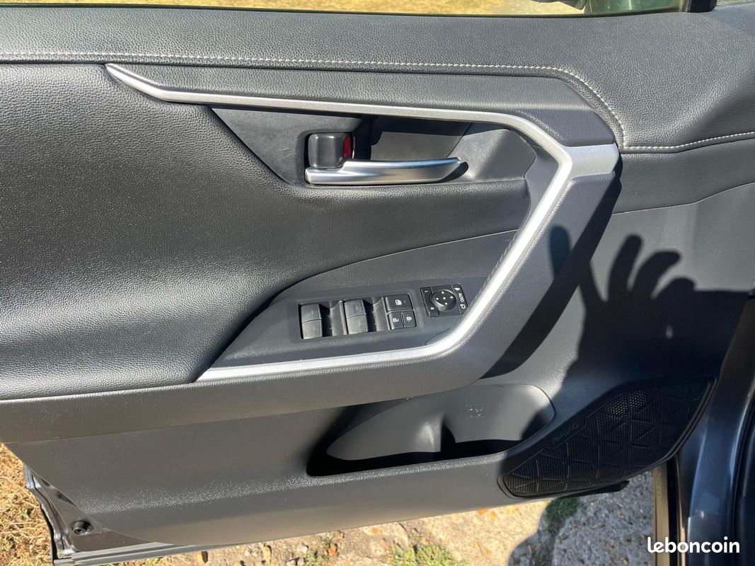 TOYOTA RAV4 HYBRIDE PRO MY23 218 ch 2WD Dynamic Business + Beyond Zero Academy TVA RECUPERABLE (image 16)
