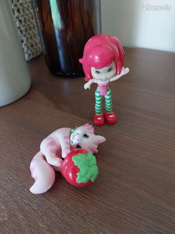 Figurine Charlotte aux fraises (image 4)