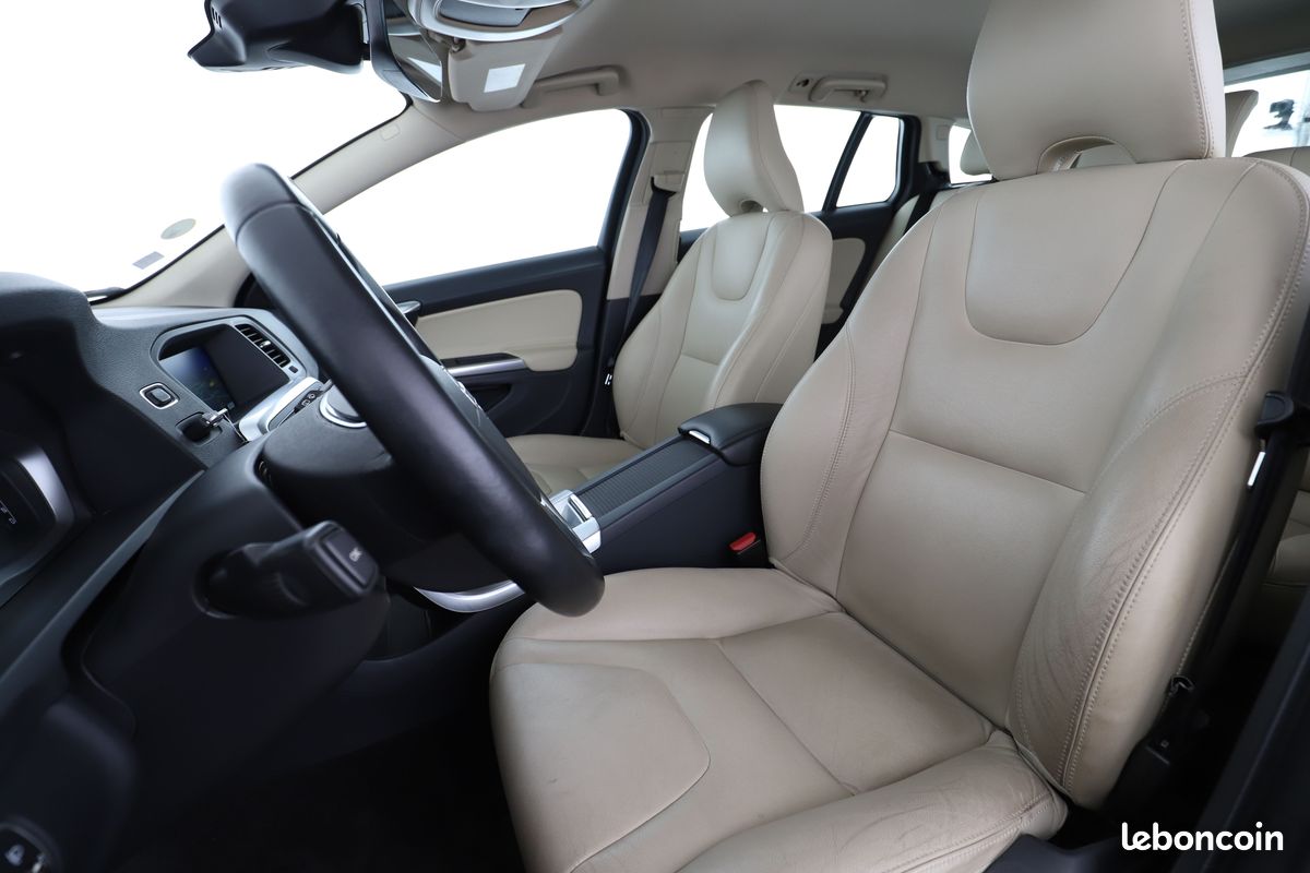 Volvo V60 2.0 D4 Momentum Geartronic 8 190 ch (image 5)