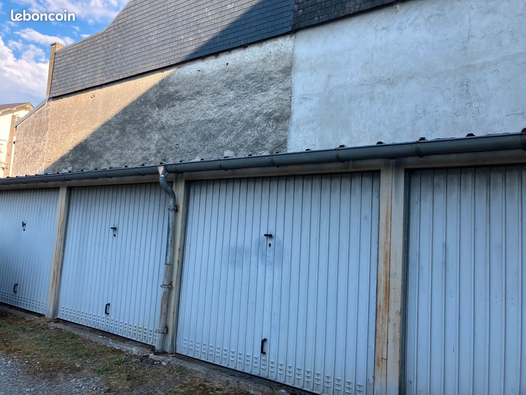 Location garage · à Bagnères-de-Bigorre · 85 €