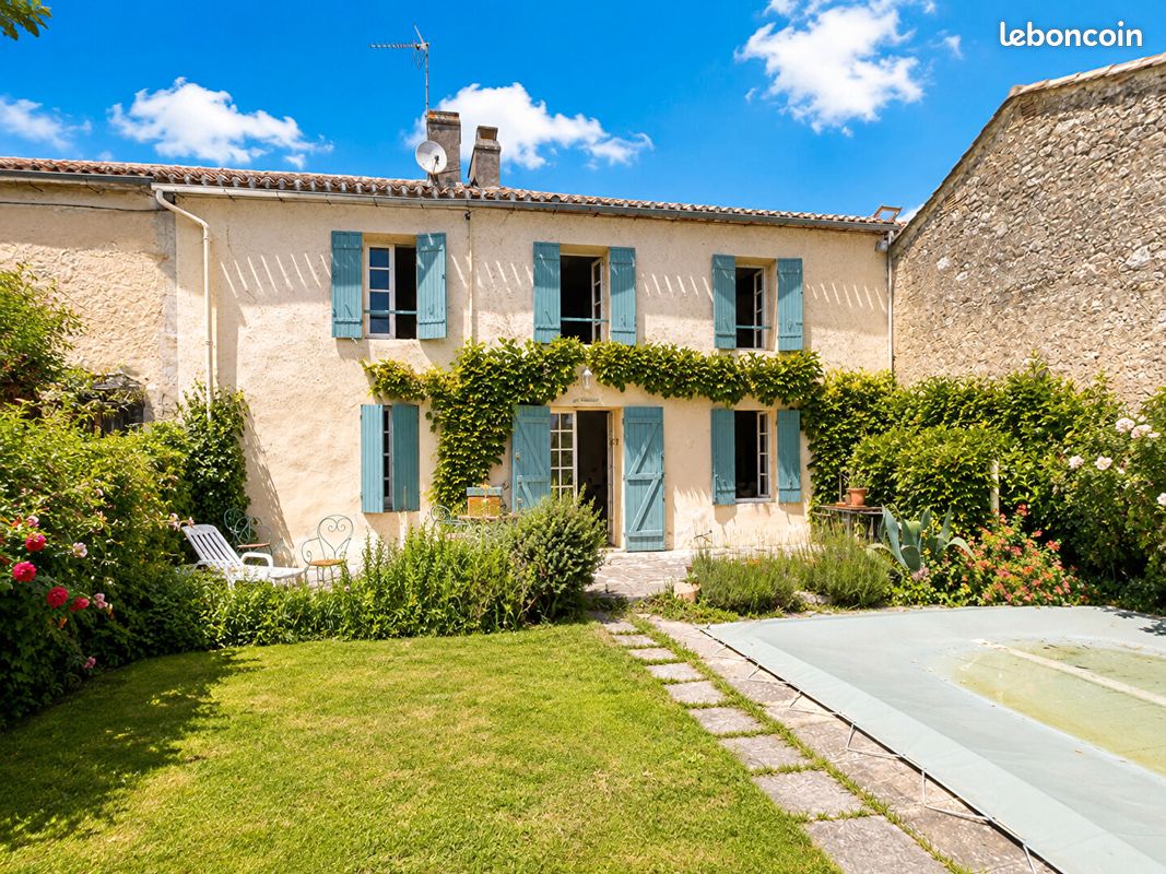 Maison 6 pièces 147 m² · à Gensac · 147 m² · 243 800 €