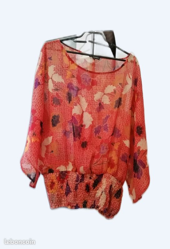 Blouse à fleur chic (image 1)