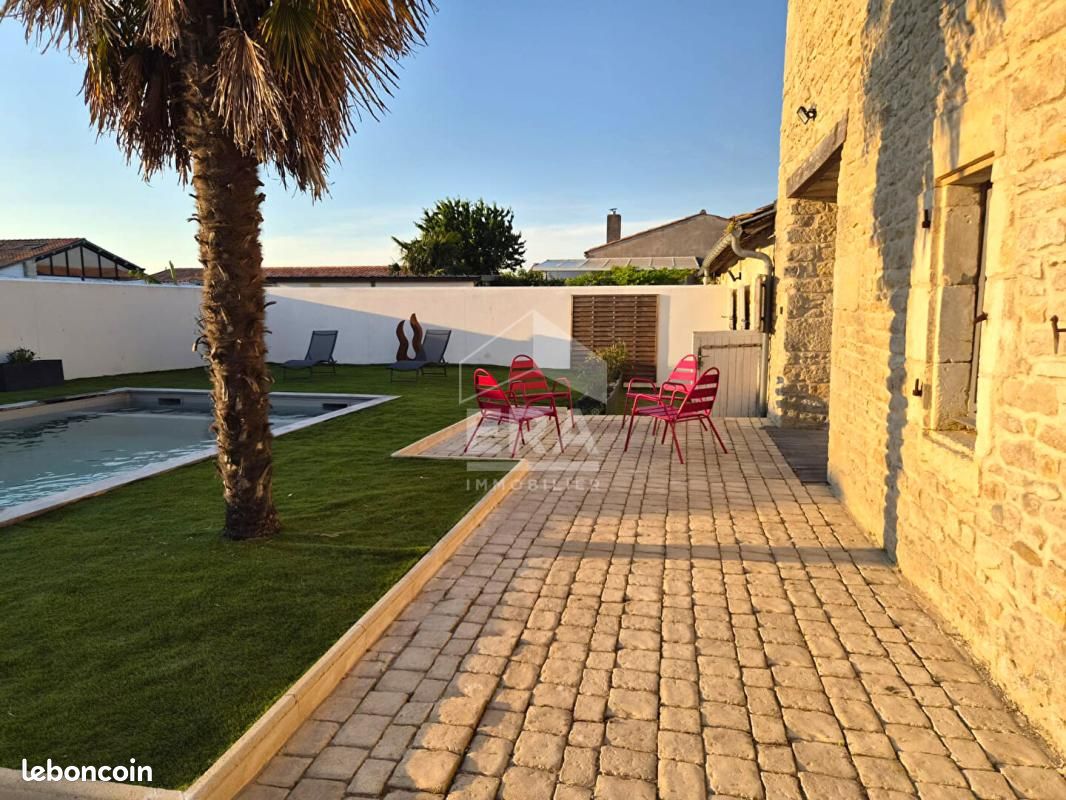 Maison 7 pièces 300 m² · à Villedoux · 300 m² · 749 000 €