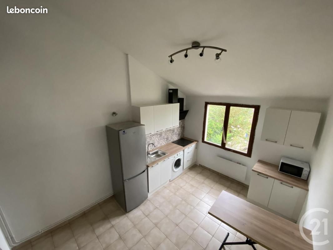 Appartement 3 pièces 45 m² · à Pont-Sainte-Maxence · 45 m² · 650 €/mois