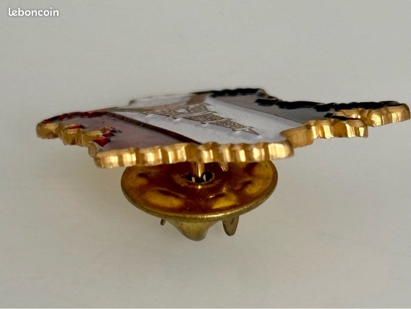 Pin's Broche Tour Eiffel Et Drapeau Français - En Acier - Marque CLJ Charles Le Jeune - Neuf Avec étiquettes