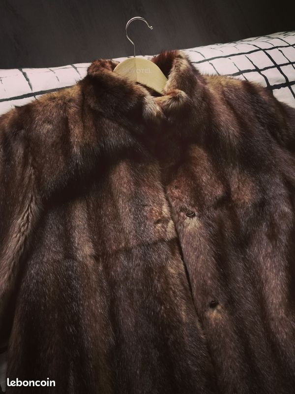 Manteau Fourrure Véritable Vison Marron Taille 42 - Marque Saga Minsk - Neuf Sans étiquettes Vintage