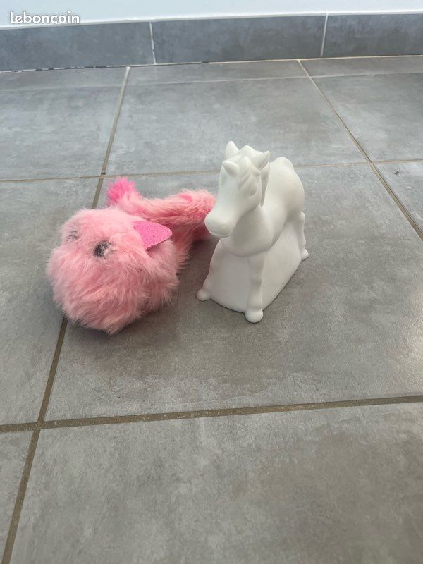 Jouet chat et lampe licorne (image 1)
