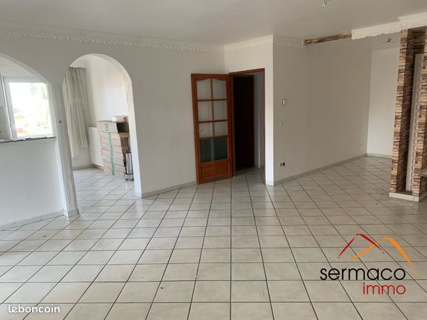 Immeuble 300 m² Théding