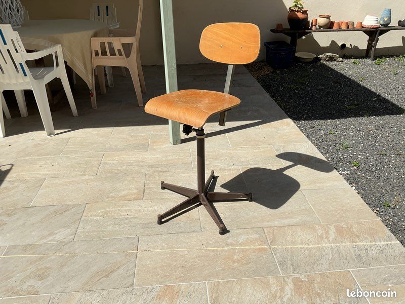 Ancienne chaise d atelier (image 2)