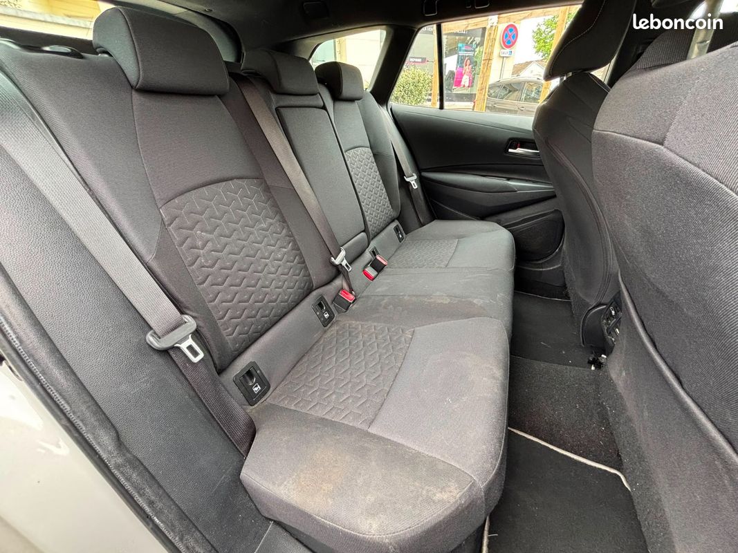 TOYOTA COROLLA TOURING SPORTS HYBRIDE MY21 122h Dynamic (image 18)
