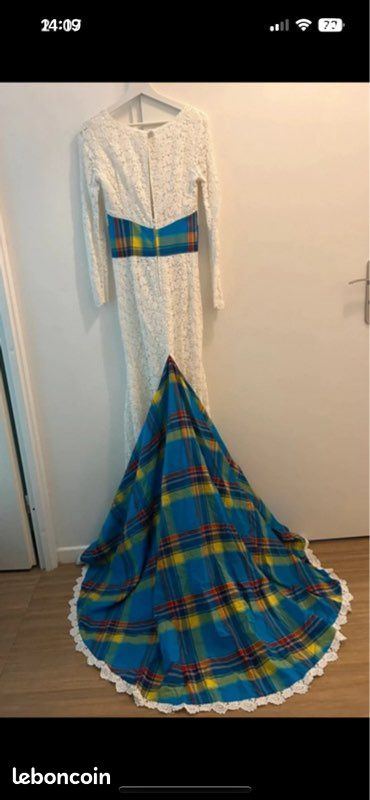 Magnifique robe de mariée madras avec traîne – unique