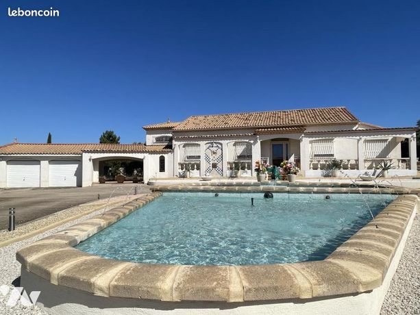 Maison 10 pièces 233 m²
