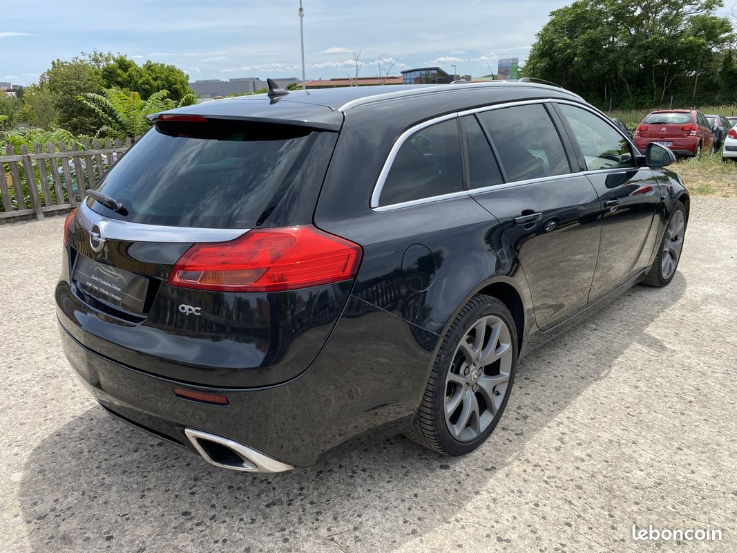OPEL Insignia Sports Tourer 2.8 V6 Turbo OPC 4x4 (image 3)