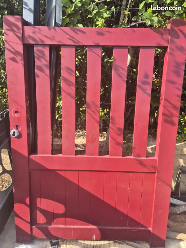 Portillon de jardin en aluminium rouge bordeaux – Très bon état (image 1)
