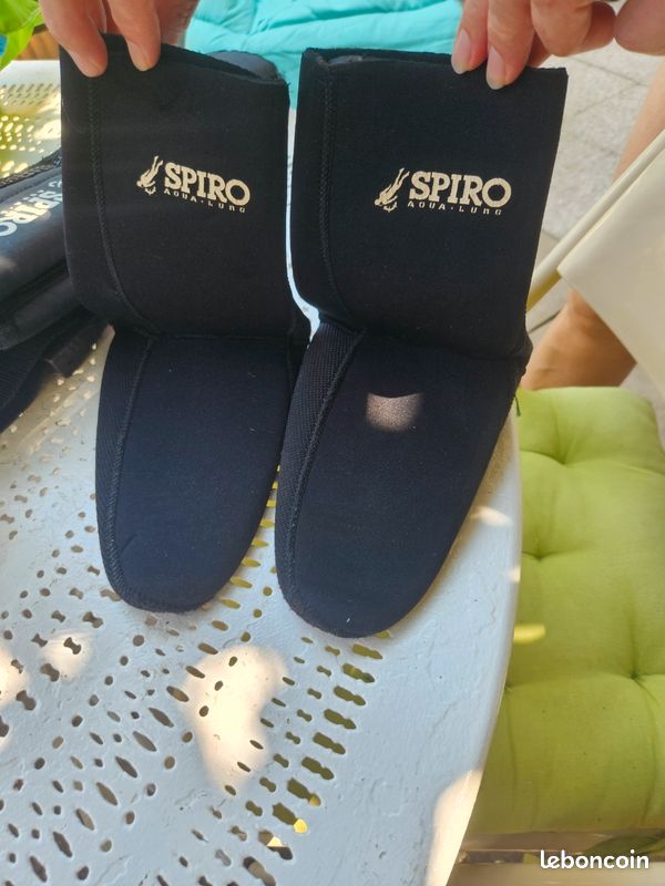 Chaussons de plongée Spiro en tres bon état (image 1)
