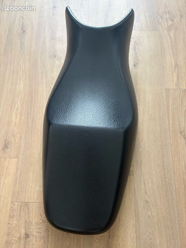 Selle d’origine Kawasaki ZR-7 / ZR7 750 – 1999 à 2004 (image 1)