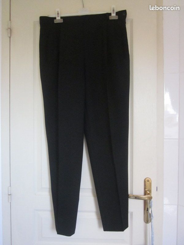 Pantalon marque Agatha classique noir T44 (image 1)