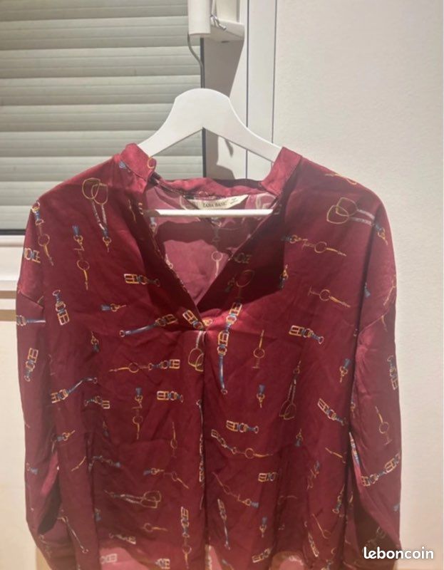 Chemise Zara Femme Satin Rose Chemise En Satin à Motifs Bordeaux Zara  Vêtements - Main Image