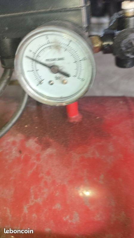 Compresseur cuve percée (image 2)