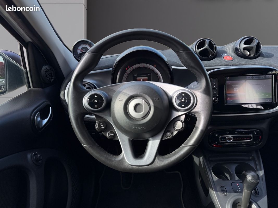 SMART FORFOUR II 0.9 90 PASSION TWINAMIC BVA6 90Ch Garantie 12 mois (image 11)