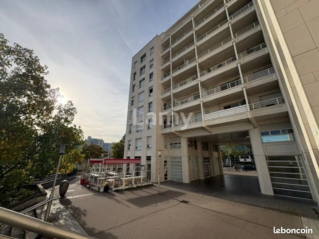 Appartement 1 pièce 25 m² · à Montigny-le-Bretonneux · 25 m² · 755 €/mois