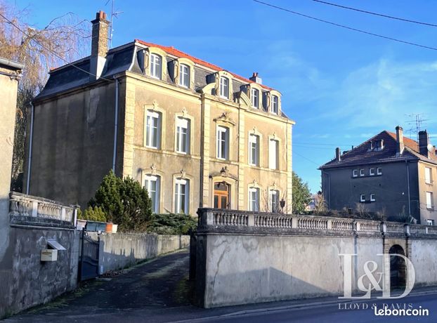 Maison 7 pièces 243 m²
