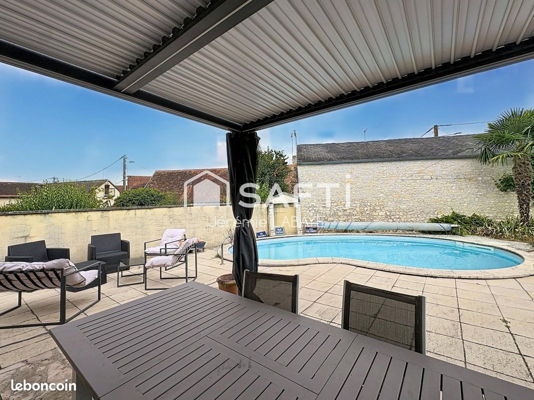 Maison 6 pièces 145 m² · à Châteauroux · 145 m² · 228 000 €
