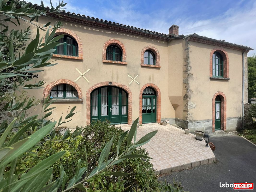 Maison 7 pièces 159 m² · à Pouzauges · 159 m² · 129 320 €