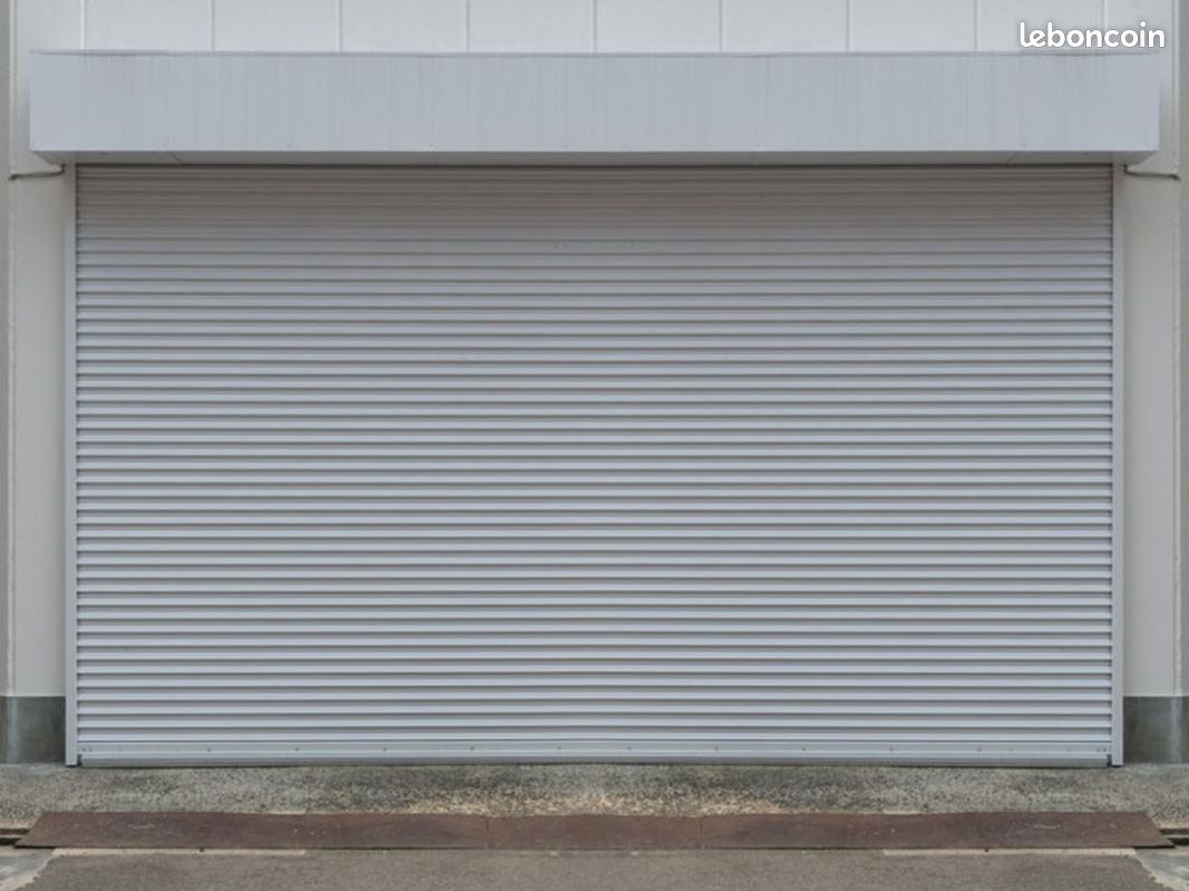 Stores métallique (image 1)