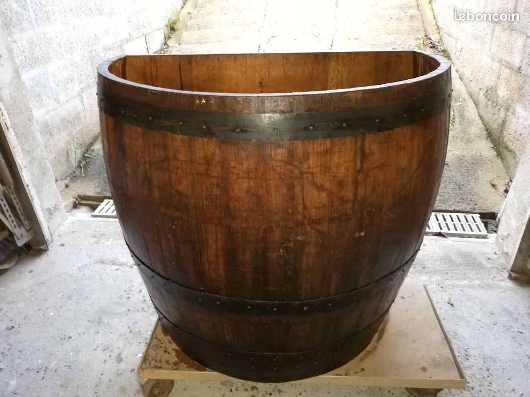 Demi tonneau chêne (image 1)